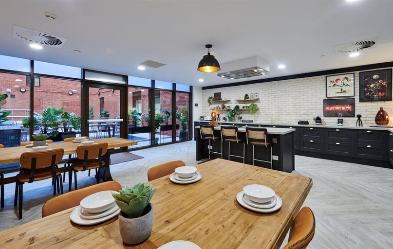 Mansfield Road, Sherwood, Nottingham - Image 1